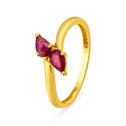 18 KT GOLD AND RUBY FINGER RING